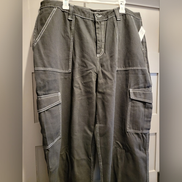 HOT TOPIC Black & White Hi-Rise Carpenter Pants Size 20 - Picture 5 of 13